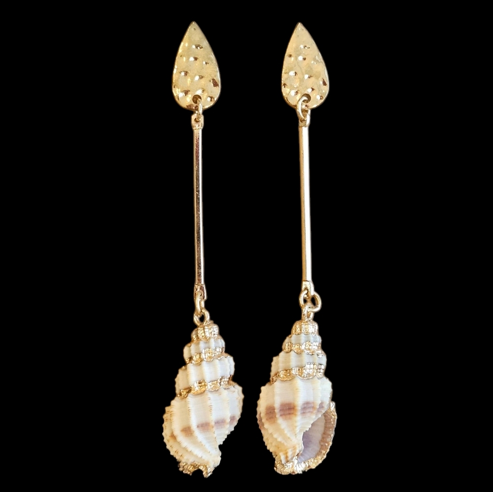 NWT - Elegant Gold Shell Drop Earrings